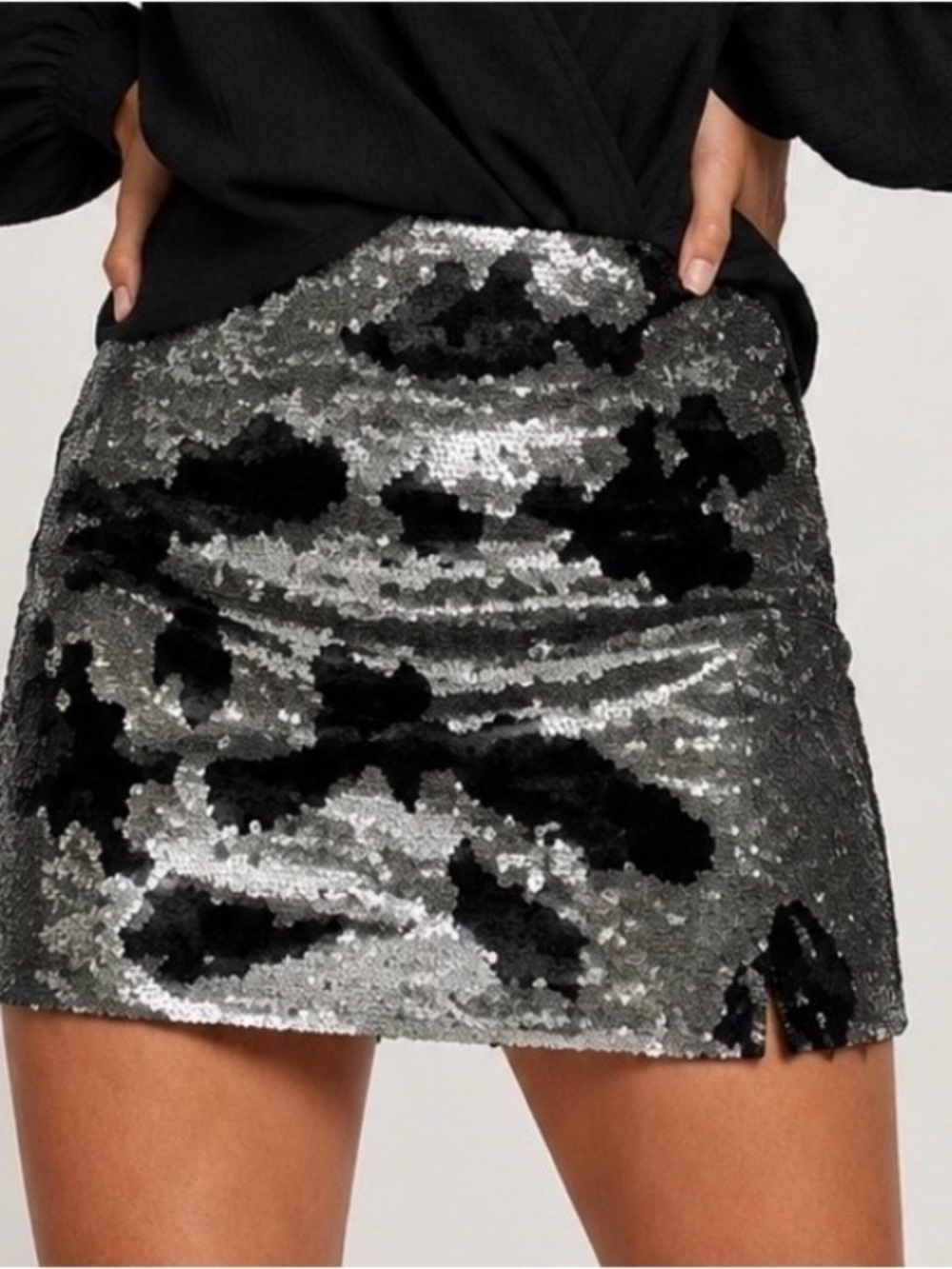 NWT FREE PEOPLE 6  One Sequin Mini Skirt With Camo/Black Reversible Sequins